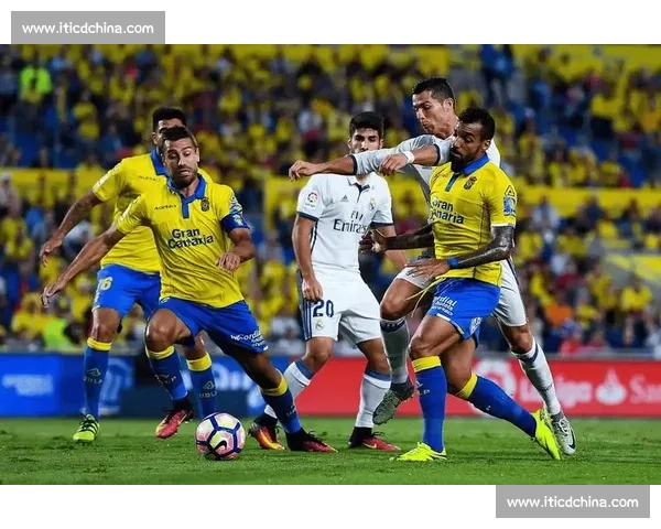 意甲焦点战都灵主场迎战帕尔马攻防博弈看点十足走势悬念激烈对决