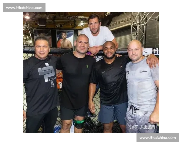 UFC世纪对决嘴炮康纳挑战不败王者小麻哈比布擂台恩怨全面回顾