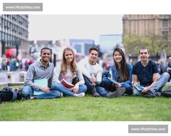 美国与欧洲文化差异对比：从历史传统到现代生活方式的深刻影响